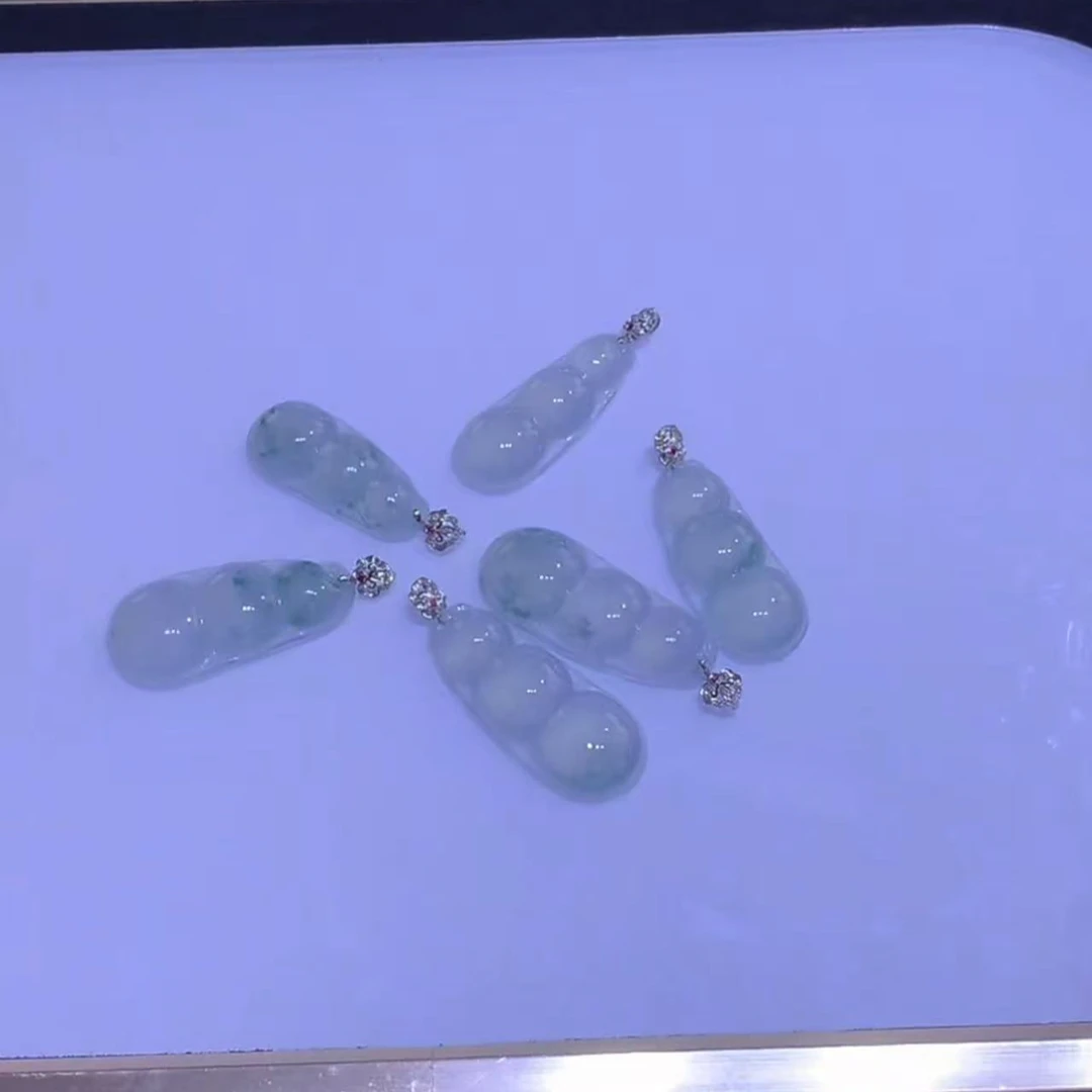 【逍遥】18K天然A货翡翠福豆吊坠*888/78180003/多样性发/1件