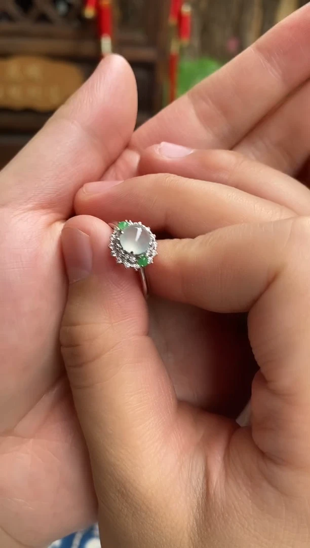 翡翠戒指银S925镶嵌翡翠戒指