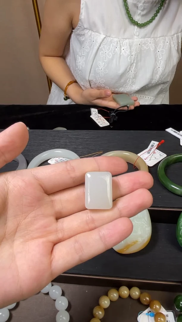 吊坠(不含链)未镶嵌和田玉新疆黑山 无事牌