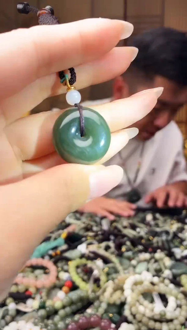 颈饰未镶嵌和田玉多样性发货，拍一发一