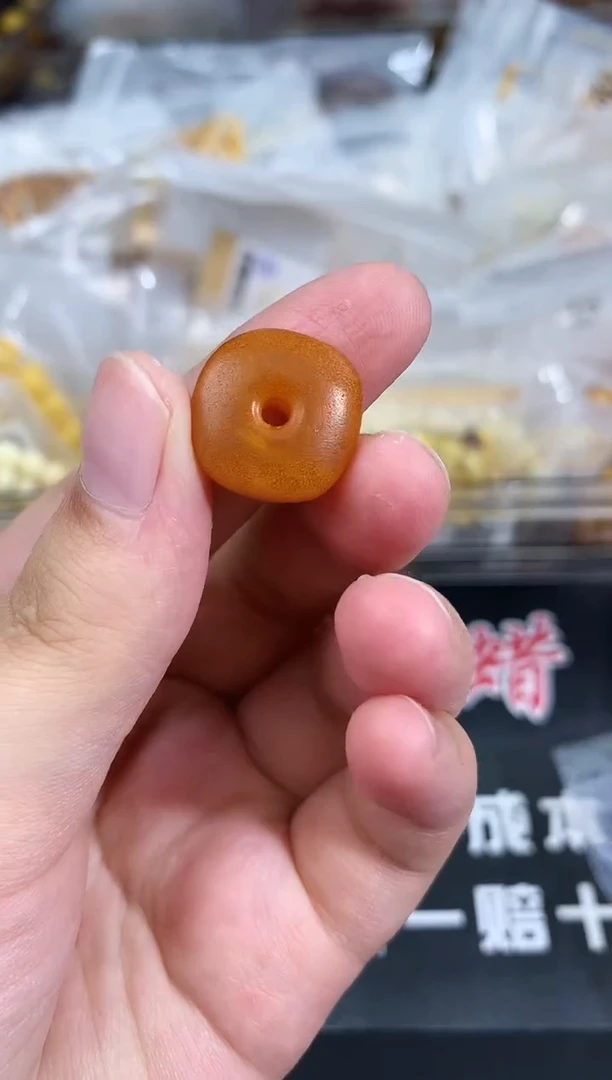 蜜蜡未镶嵌珠宝奇石103
