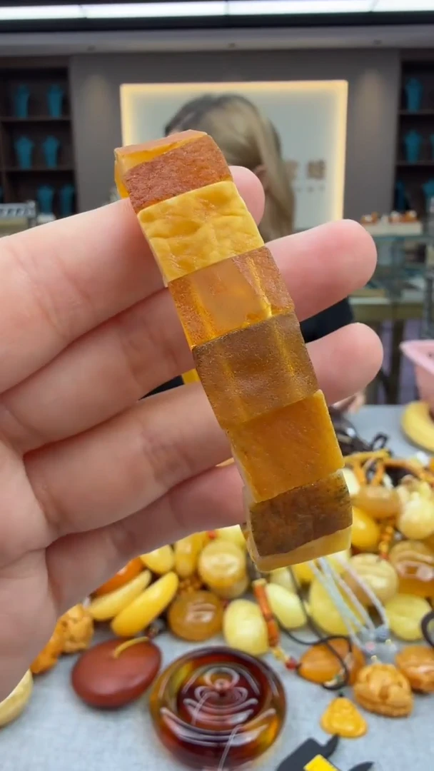 未镶嵌琥珀手链5秒拍号 假一罚三