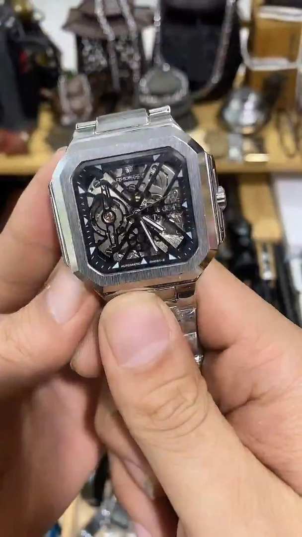 瓷片闪购商品  如图所示