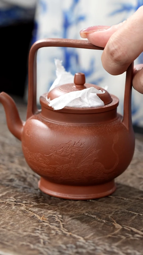 茶壶紫砂我****）朱泥怀提壶刻绘