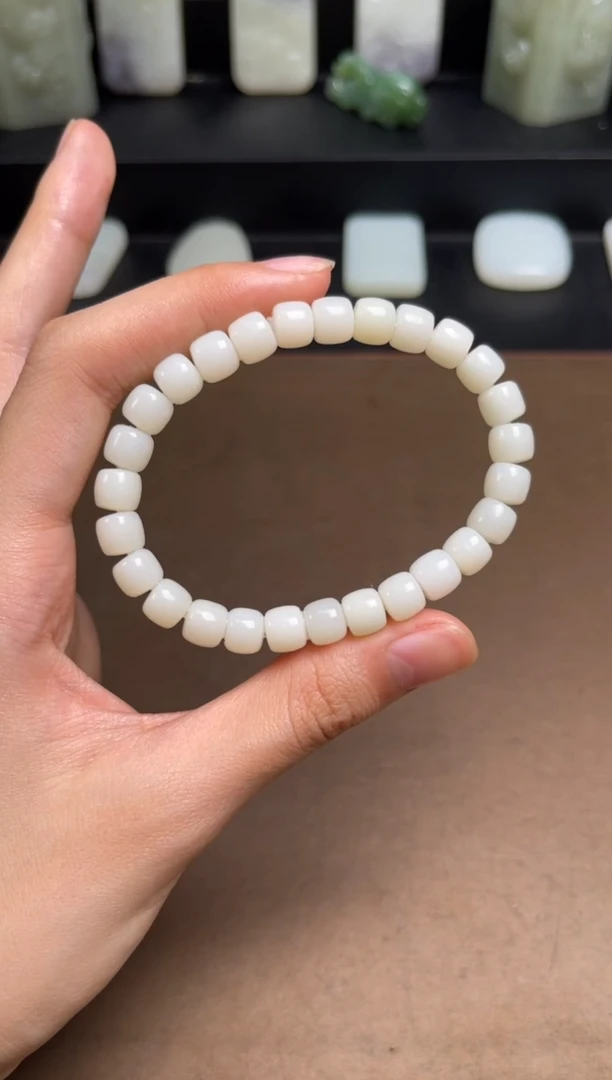 和田玉未镶嵌颈饰9