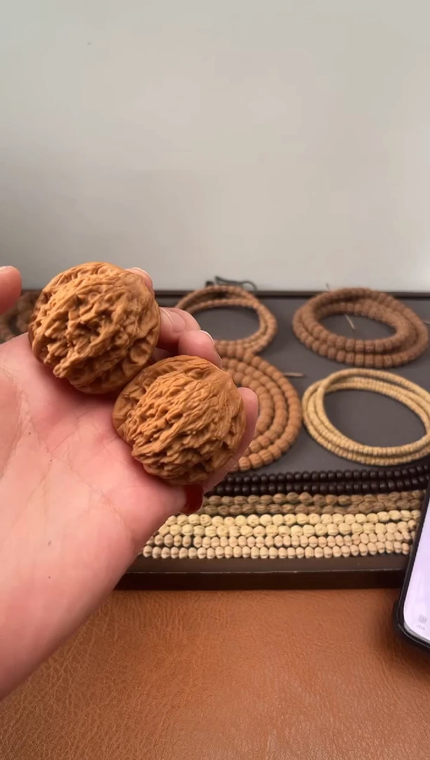 【闪购商品】桃核吊坠堂上麦穗虎