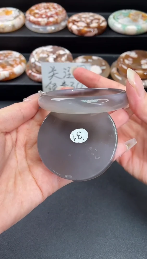 手镯玛瑙/玉髓未镶嵌石英质玉59圈(赠送镯心)圈口建议拍大