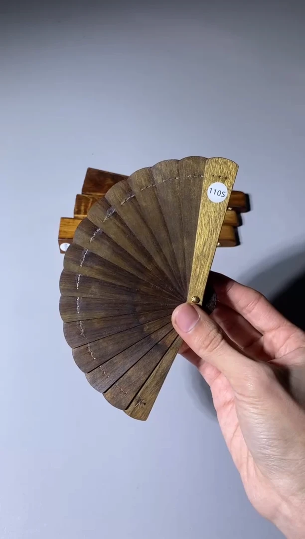 【闪购商品】金丝楠木雕110号10cm乌木金丝楠小叶桢楠掌中扇