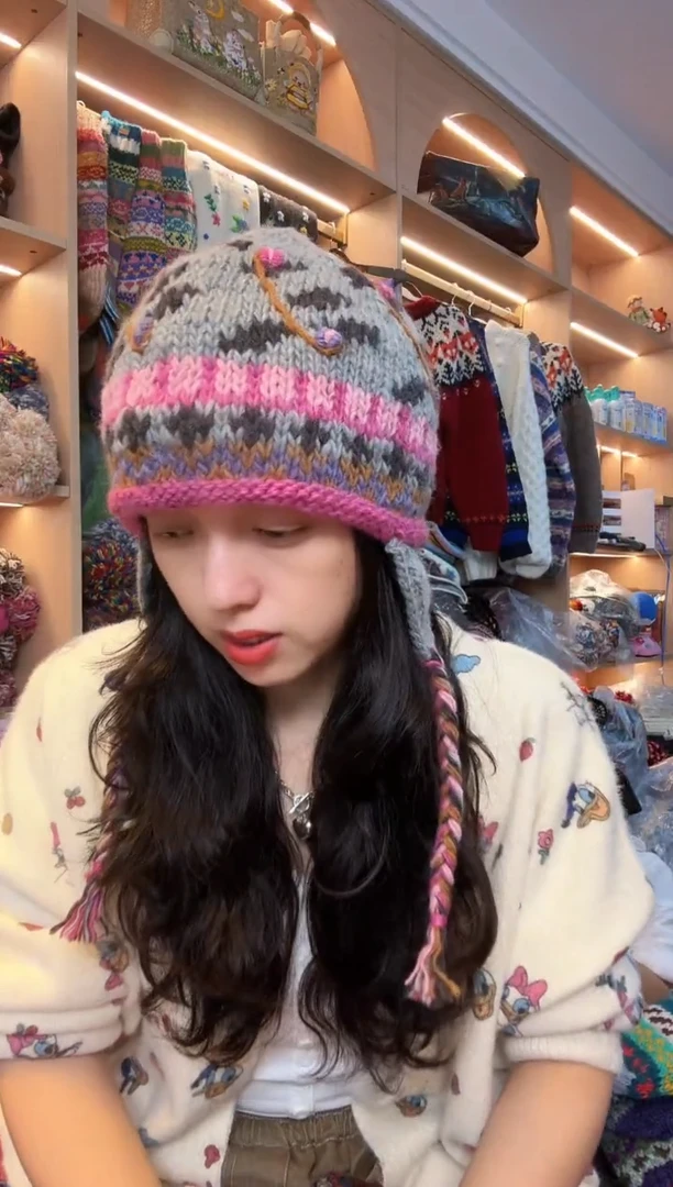 灰色百羊毛护耳帽