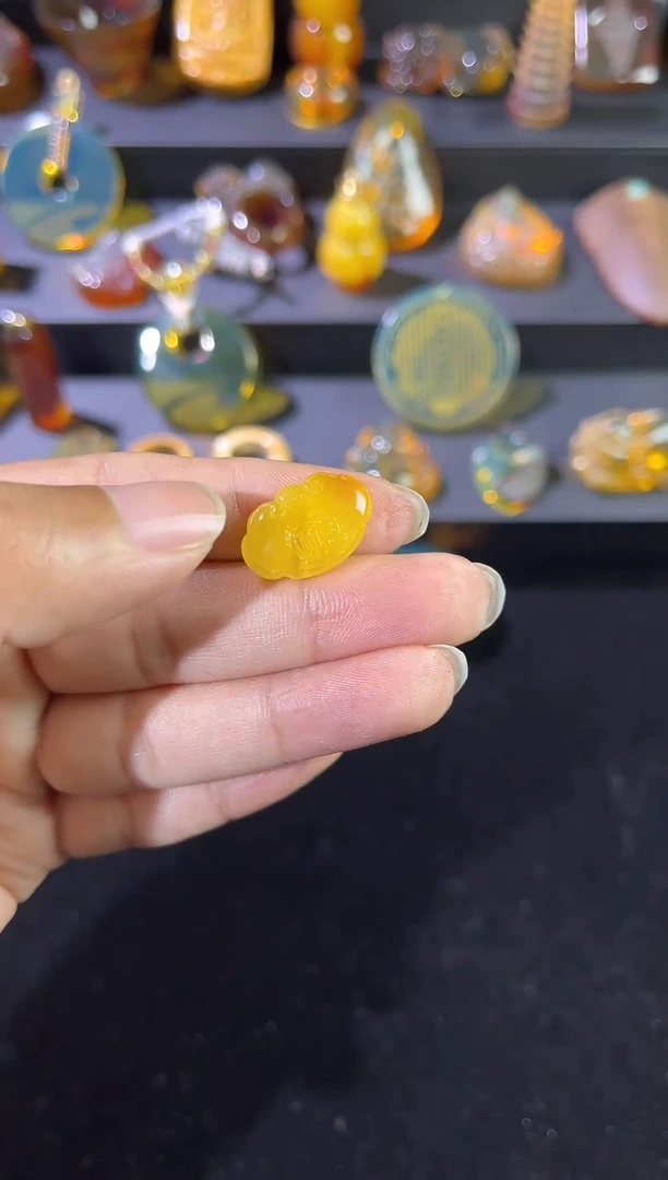 琥珀颈饰未镶嵌海珀蜜蜡平安锁20.4*6.7*13.6mm