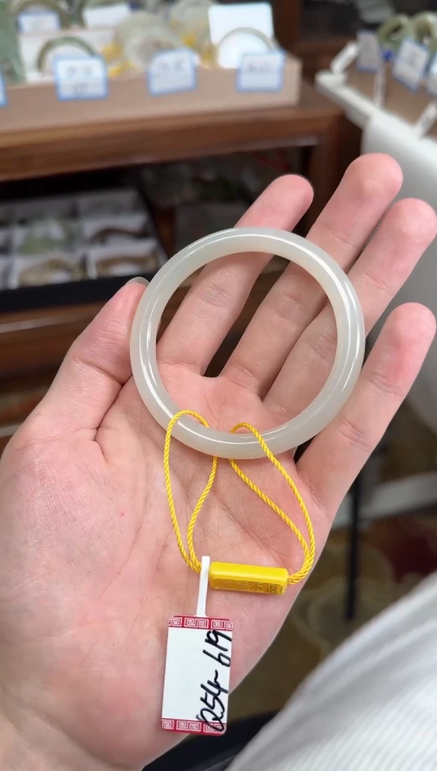 未镶嵌手镯和田玉54