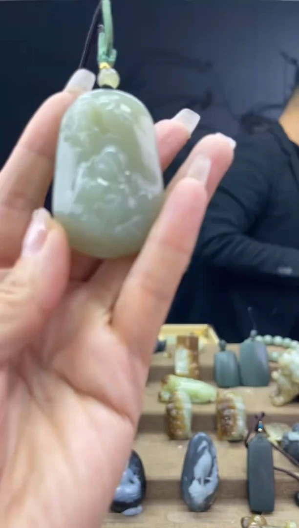 颈饰未镶嵌和田玉1