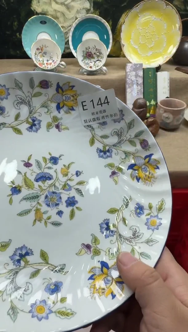 瓷片燕*瓷片   E144