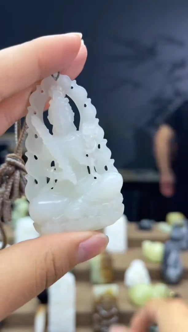 颈饰未镶嵌和田玉1