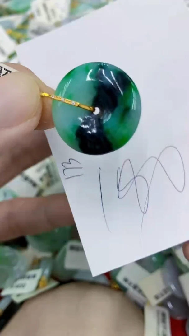 颈饰18K金镶嵌翡翠11111111111