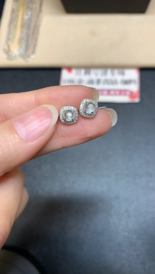 【闪购商品】翡翠耳饰18K金镶嵌【无鉴赏期