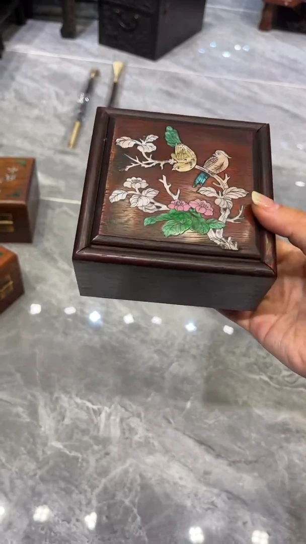 木鸟踏花枝方形抽拉盒
