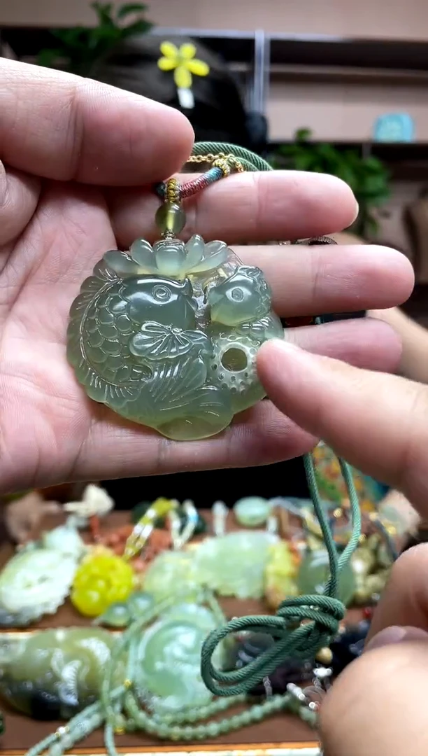 未镶嵌岫玉吊坠·