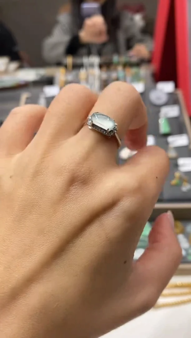 颈饰银S925镶嵌翡翠戒指