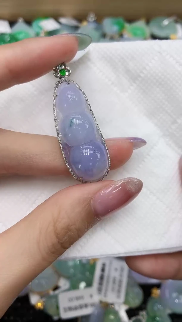 翡翠18K金镶嵌颈饰111111111111