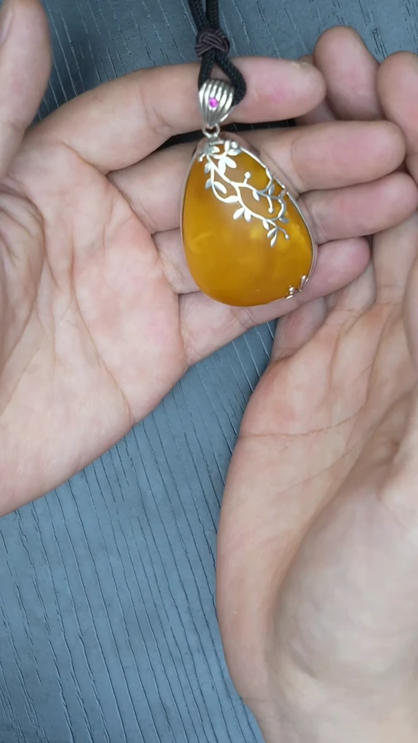 【闪购商品】琥珀裸石银S925镶嵌老蜡橘皮吊坠
