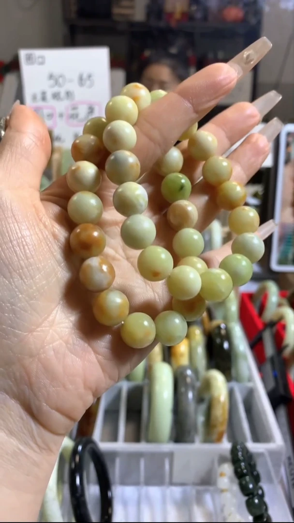 未镶嵌岫玉手镯55