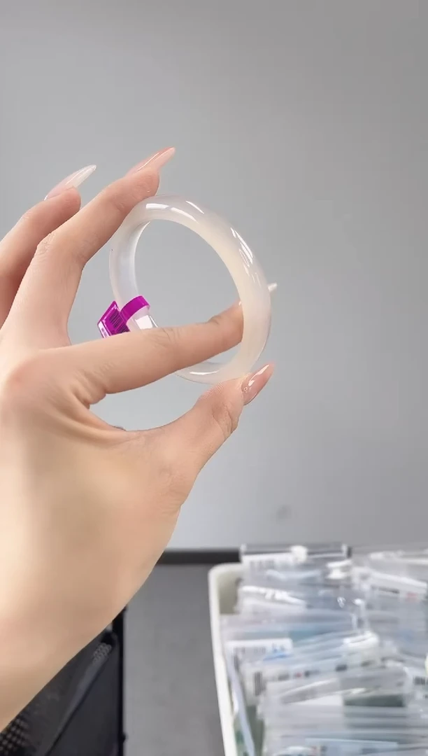 【闪购商品】玛瑙/玉髓手镯未镶嵌58-59圈