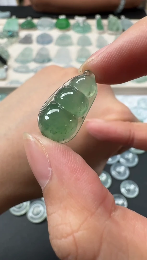 吊坠(不含链)未镶嵌翡翠C114|999
