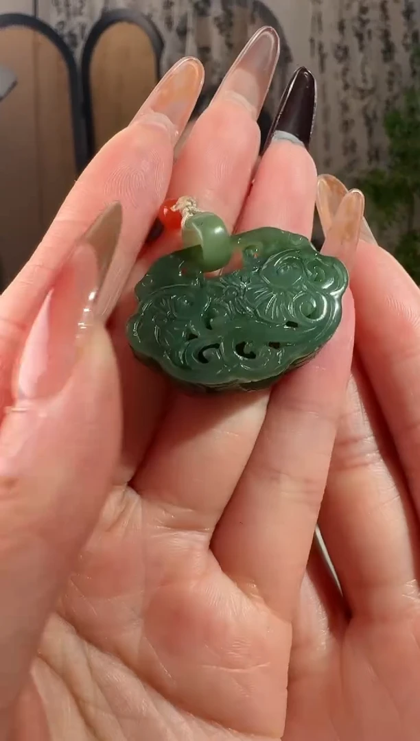 颈饰未镶嵌和田玉碧玉锁