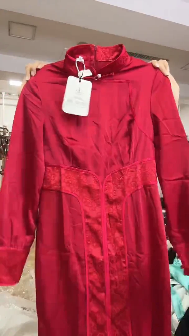 连衣裙       L码        105-115斤