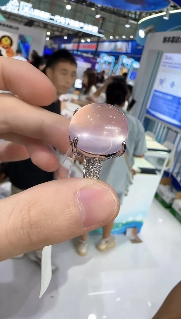 芙蓉石戒指银S925镶嵌16*14mm星光粉水晶鸽子蛋