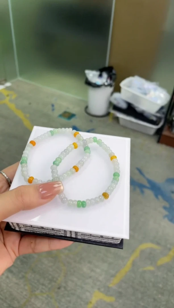 未镶嵌手串翡翠多宝          多样性发货发一件