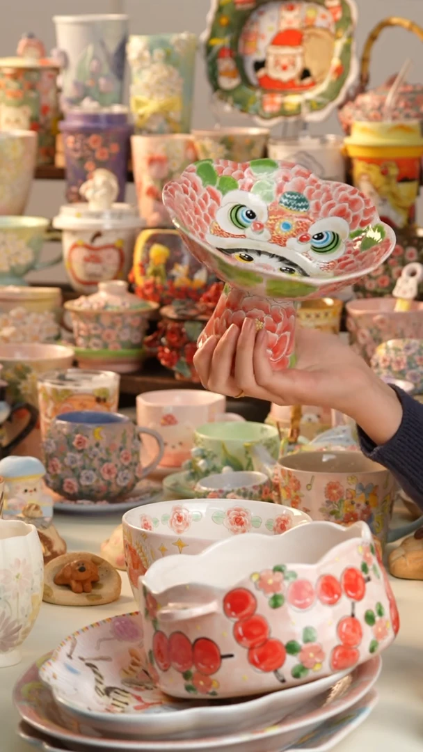 摆件陶景德镇釉下彩手绘设计师款陶瓷