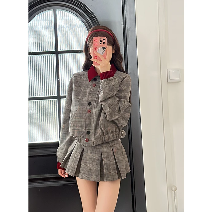 摩卡巴恩风2025早秋复古宽松格子短外套女高腰显瘦新百褶裙裤套装
