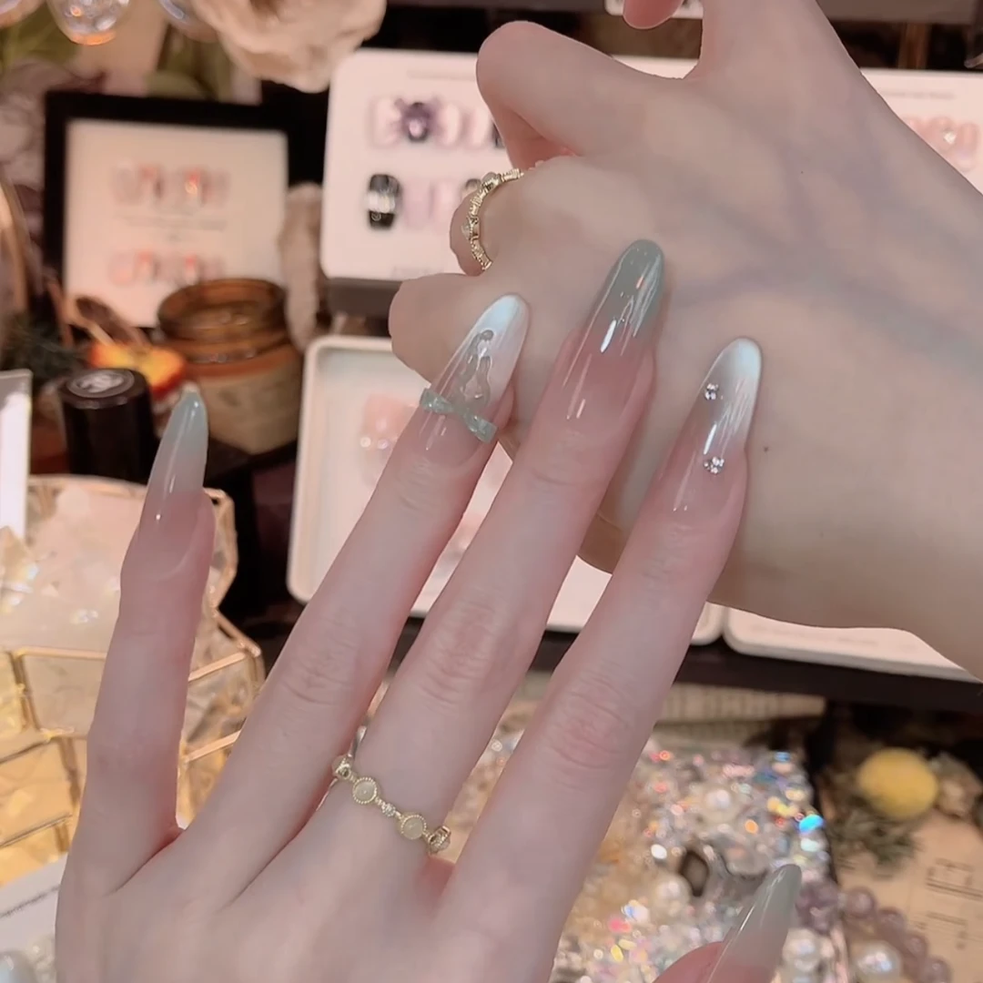 【飘带蝴蝶结】夏日显白渐变冰蓝猫眼蝴蝶结手工穿戴甲纯欲百搭美甲