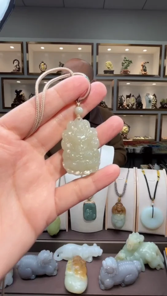 颈饰未镶嵌和田玉苏