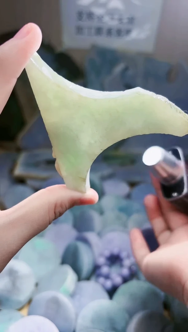 翡翠未镶嵌颈饰翡翠A货 江谭104