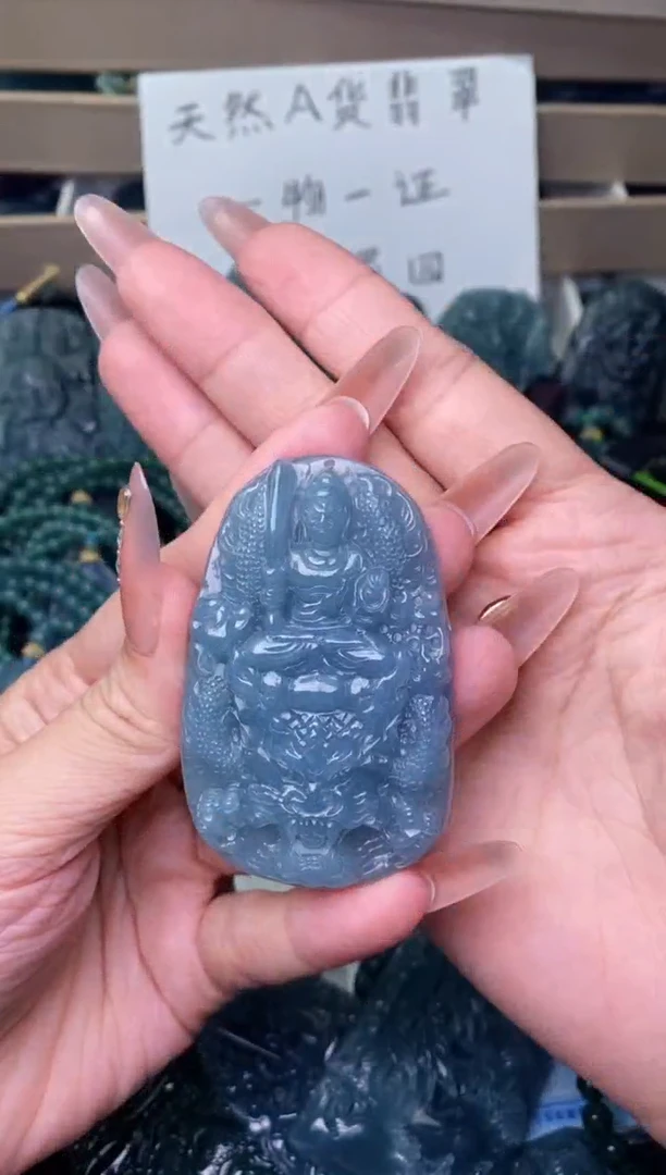 翡翠未镶嵌颈饰