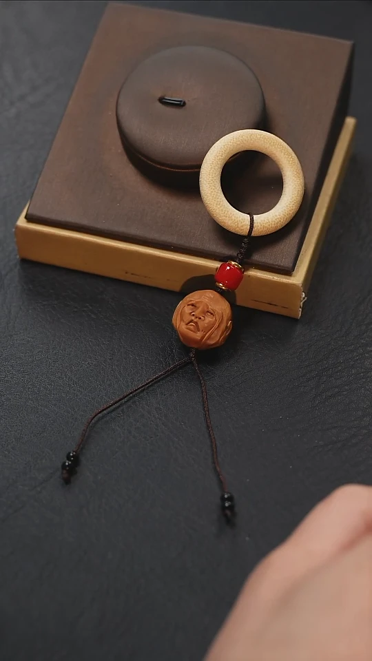 【闪购商品】橄榄核吊坠 梦梦精品核雕