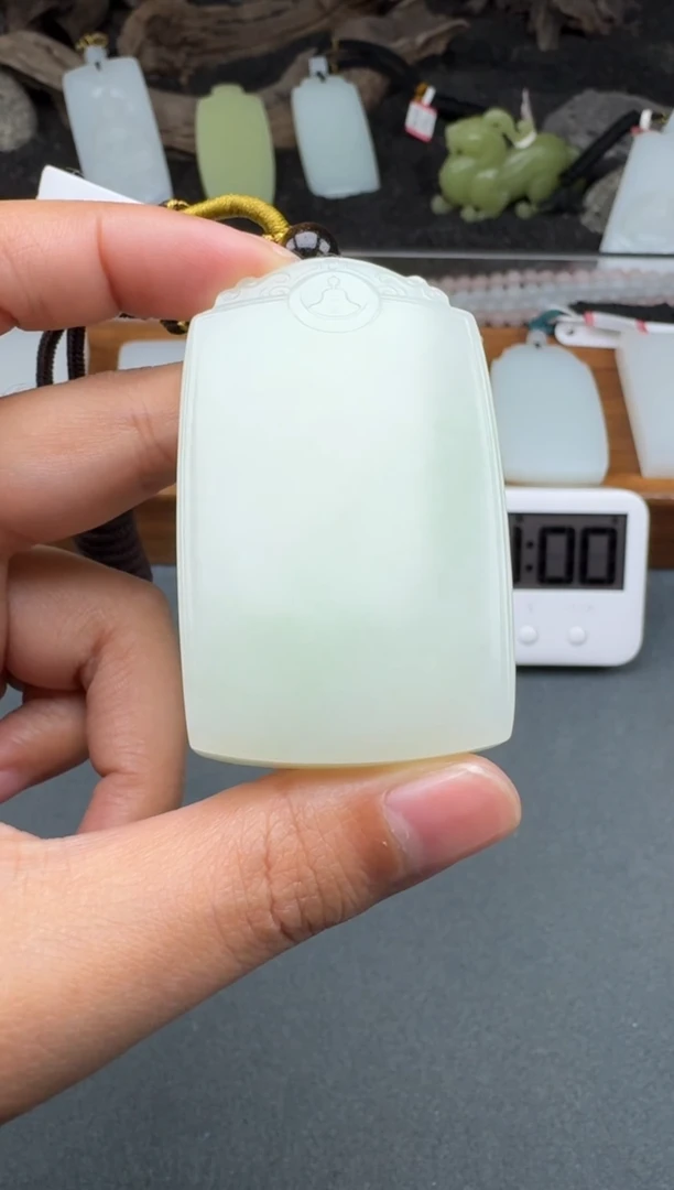 颈饰未镶嵌和田玉1