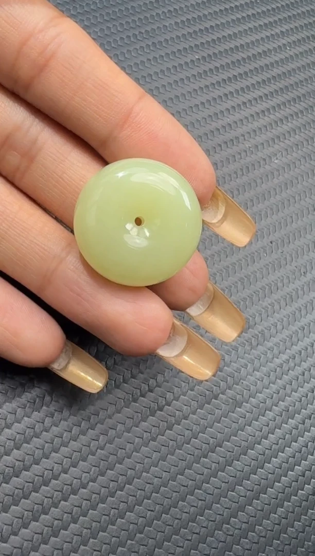 吊坠(不含链)未镶嵌和田玉若羌微色差黄口平安扣