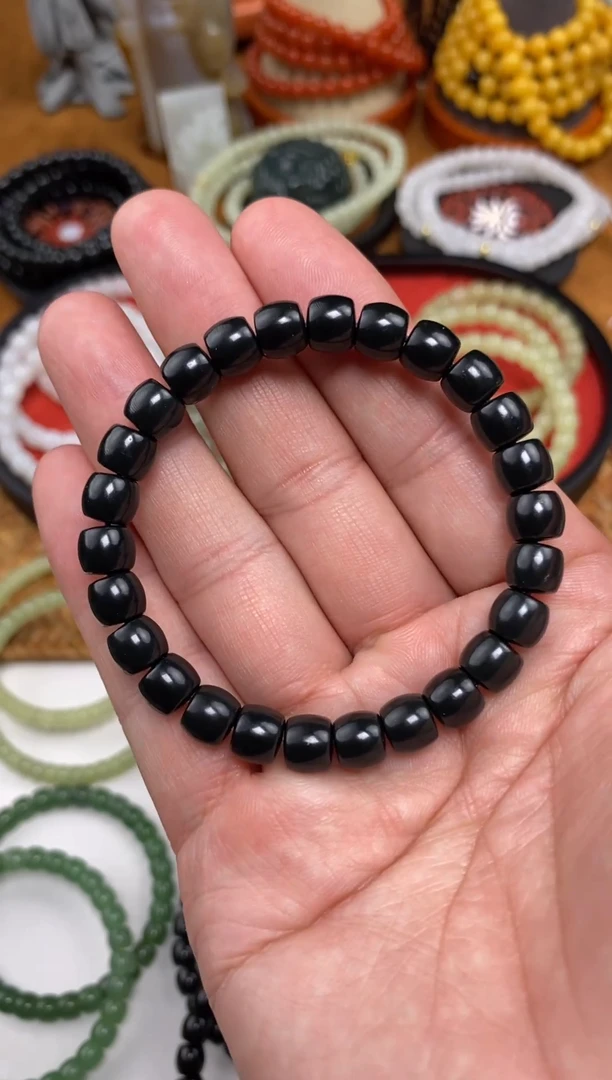 颈饰未镶嵌和田玉手串