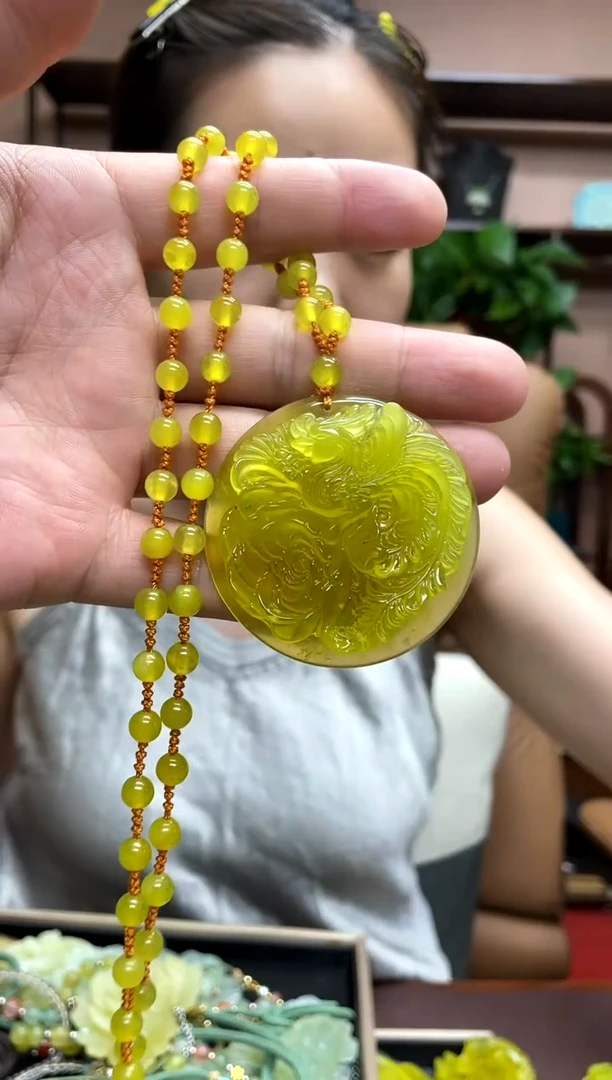 岫玉未镶嵌吊坠·