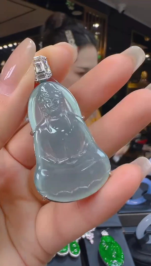 翡翠未镶嵌吊坠(赠链)105(多样性发货发其一)