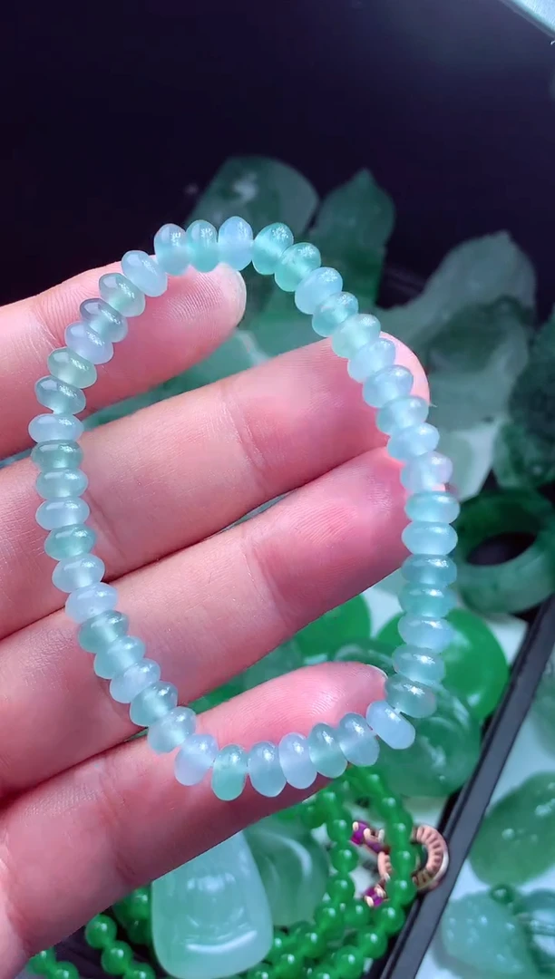 未镶嵌定制翡翠娃**?翡翠毛货定制