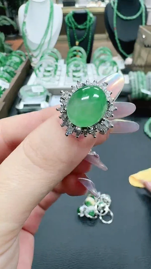 未镶嵌1石英质玉（非洲翠）/1453