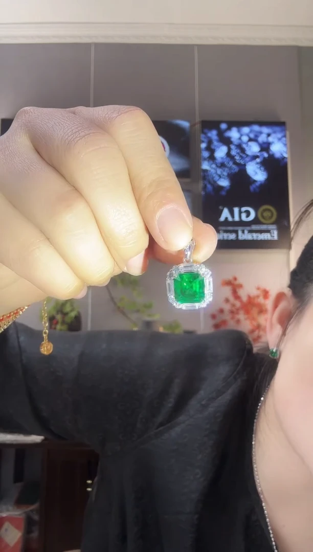 主播定制链接 绿色方形吊坠5ct