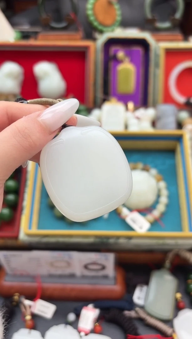 颈饰未镶嵌和田玉董小姐推荐 多样性发货 拍一发一hs