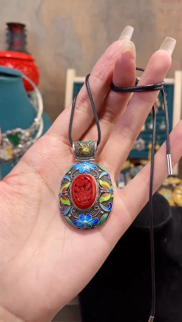 非遗绝技花丝镶嵌吊坠