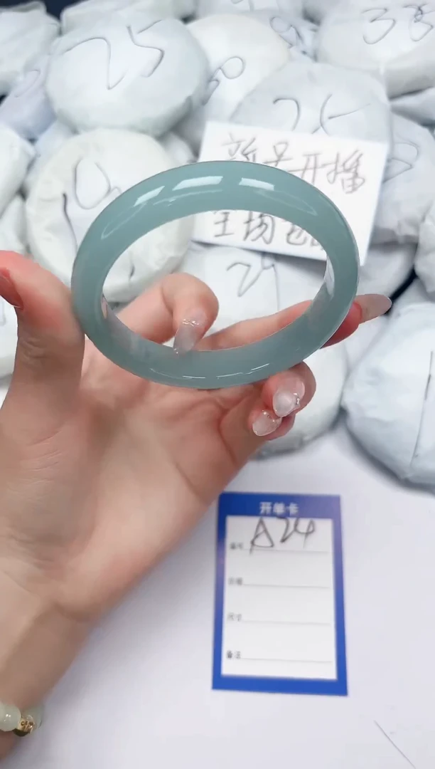 未镶嵌手镯石英质玉A24/63